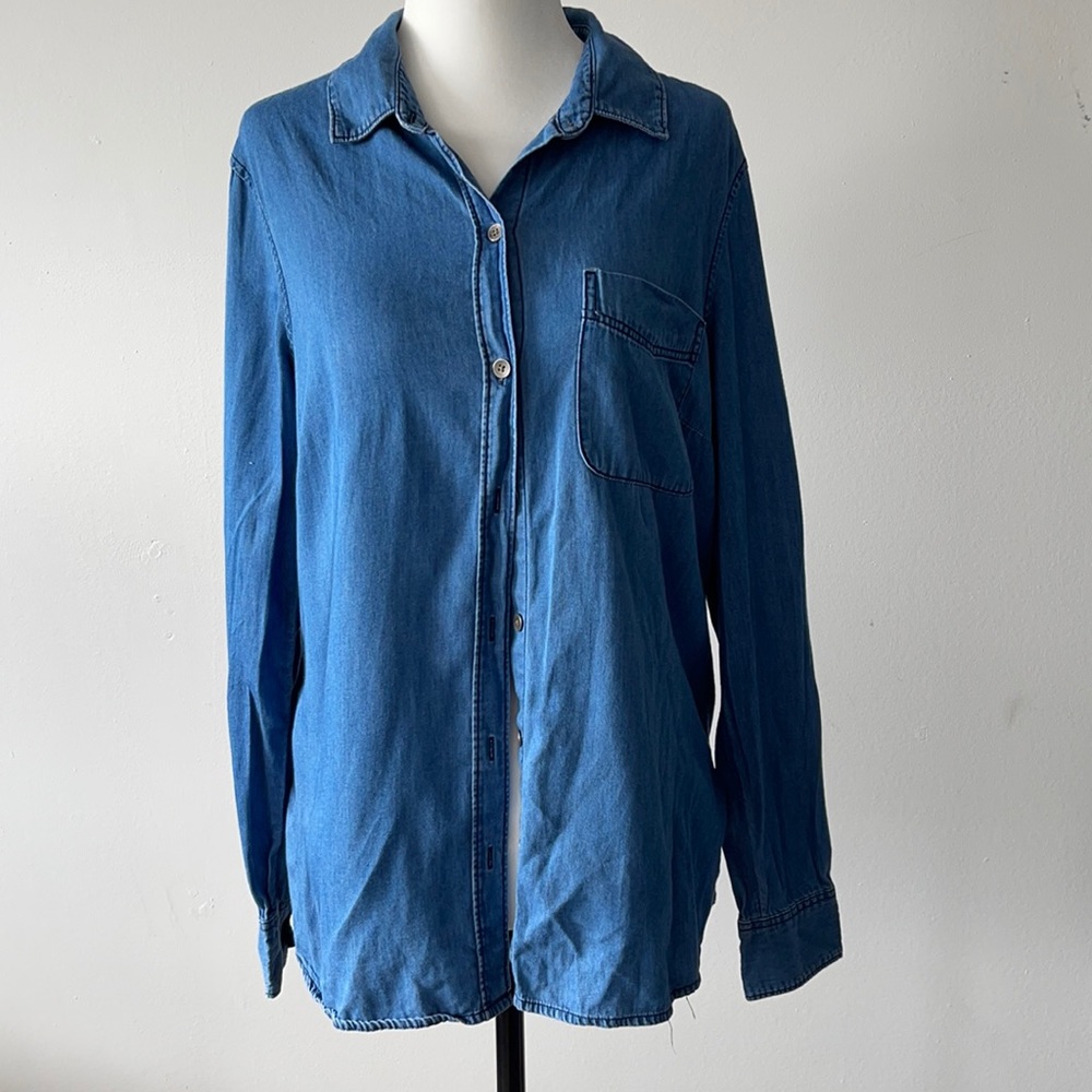 Classic Old Navy Button Down (medium)